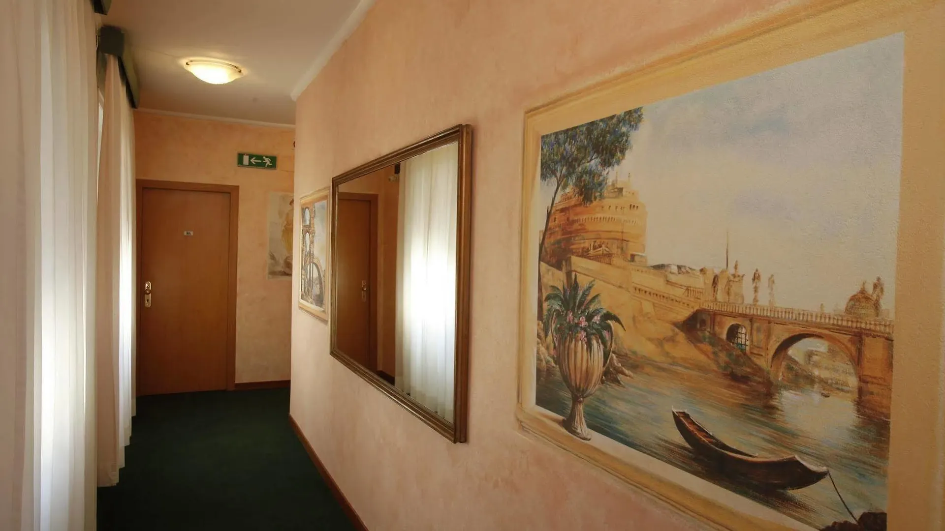 **  Hotel Adriatic Roma Italia