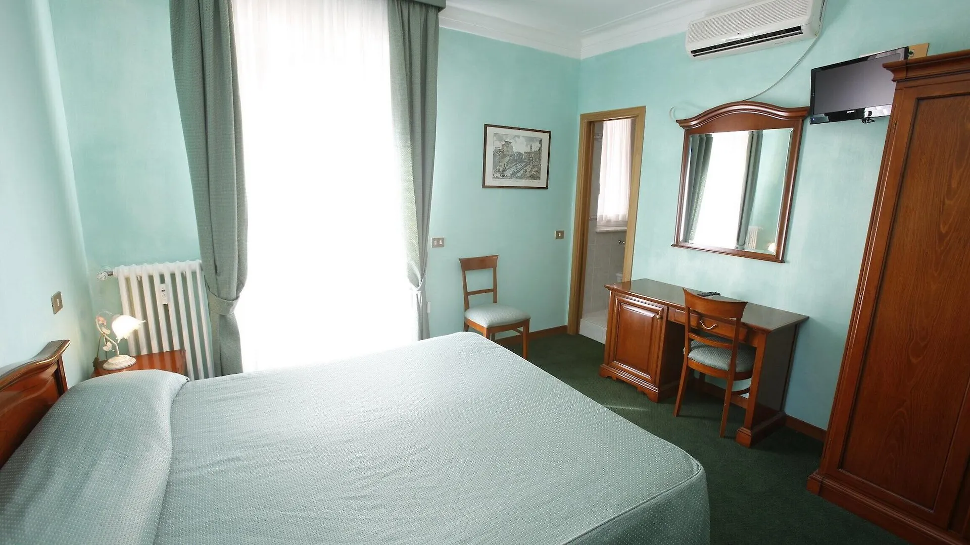 **  Hotel Adriatic Řím Itálie