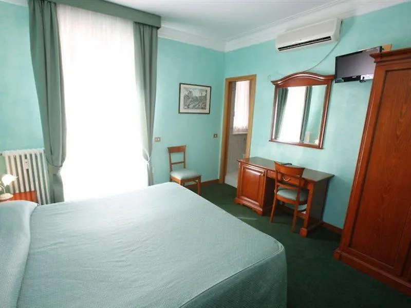 רומא Hotel Adriatic