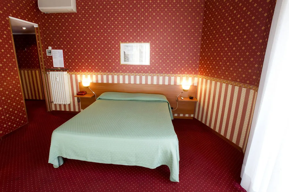 רומא Hotel Adriatic 2*,  איטליה