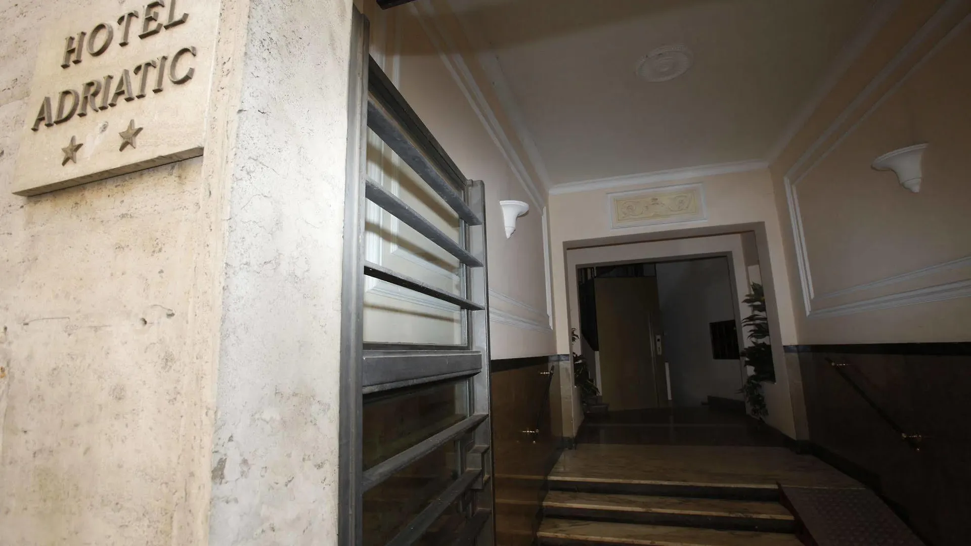 רומא Hotel Adriatic 2*,  איטליה